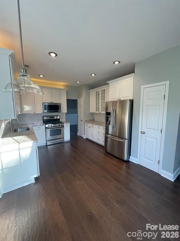 Building Photo - 210 Southhaven Dr