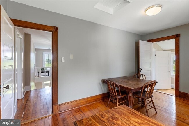 Building Photo - 5452 Middle Rd