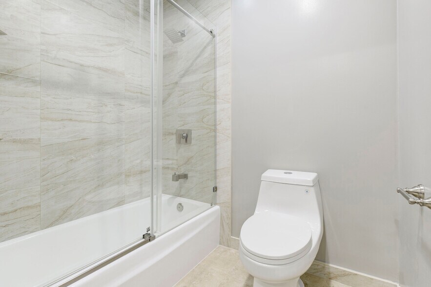 Building Photo - 20625 Lemarsh St