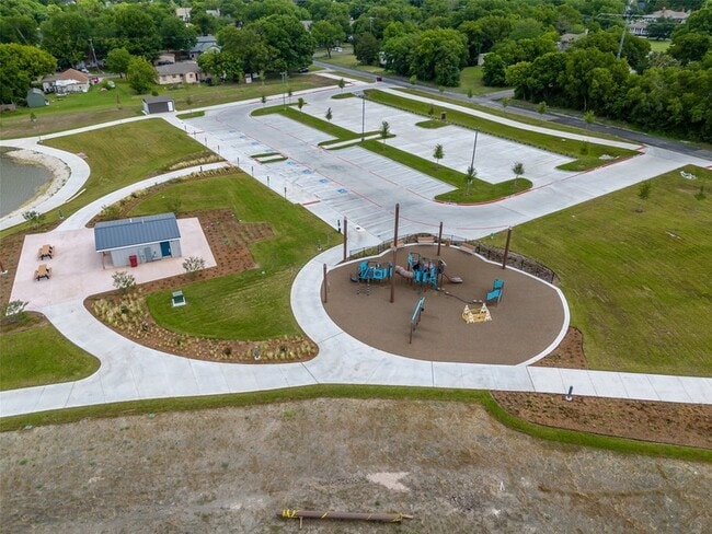 Building Photo - 1514 Greenbrier Dr