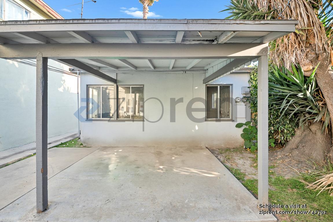 Building Photo - 439 E 55th St