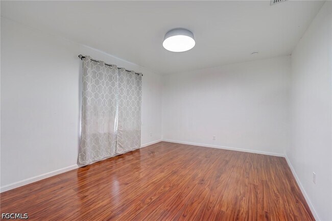 Building Photo - 1414 Louis Ave