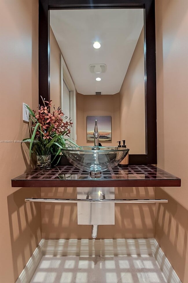 Building Photo - 3535 S Ocean Dr