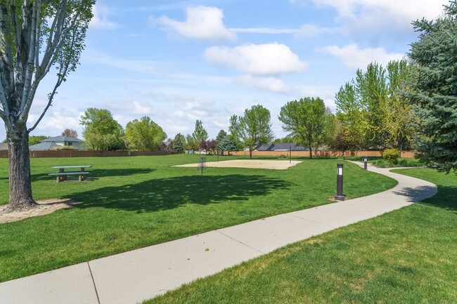 Building Photo - 3589 N Chatterton Way