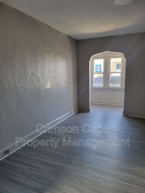 Building Photo - 13 E Chestnut St