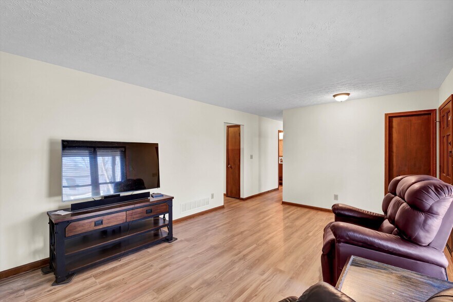 Building Photo - 10312 Going Ct