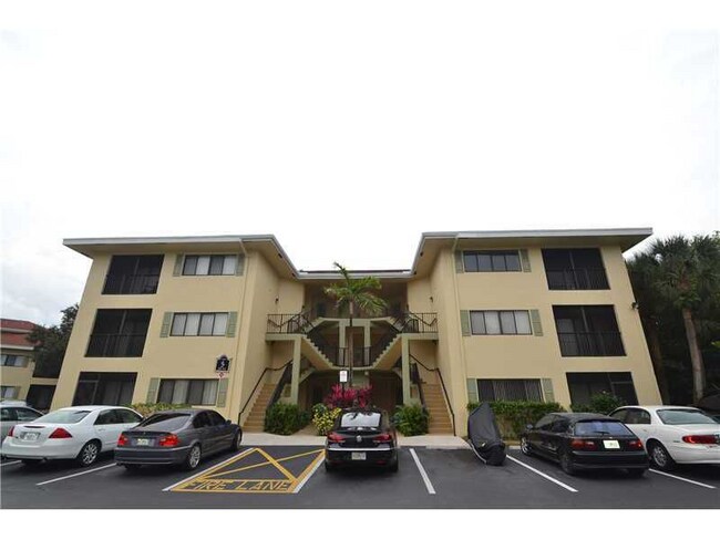 Building Photo - 2550 SW 18th Terrace