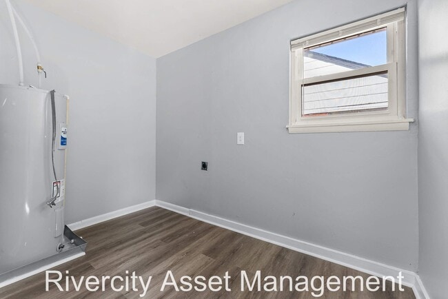 Building Photo - 1622 Elvis Presley Blvd