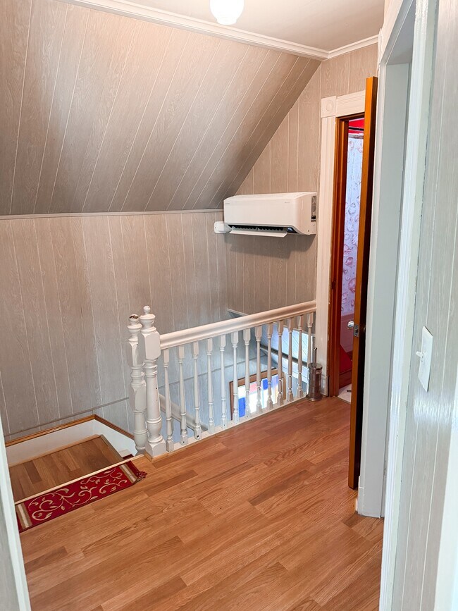 Building Photo - 4 Autumn St