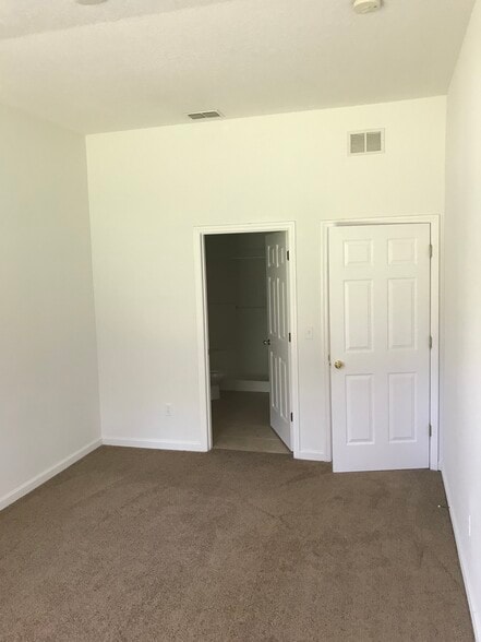 Building Photo - 35 Brunswick Ln