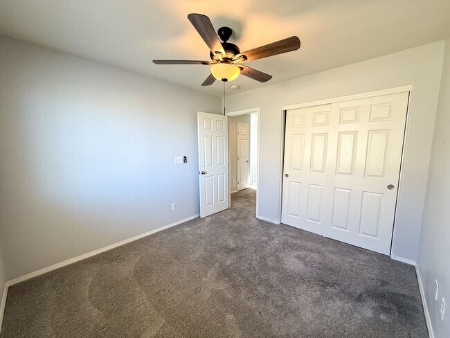 Building Photo - Charming 3/BD 2.5/ BA Home in Centennial with Spacious Backyard