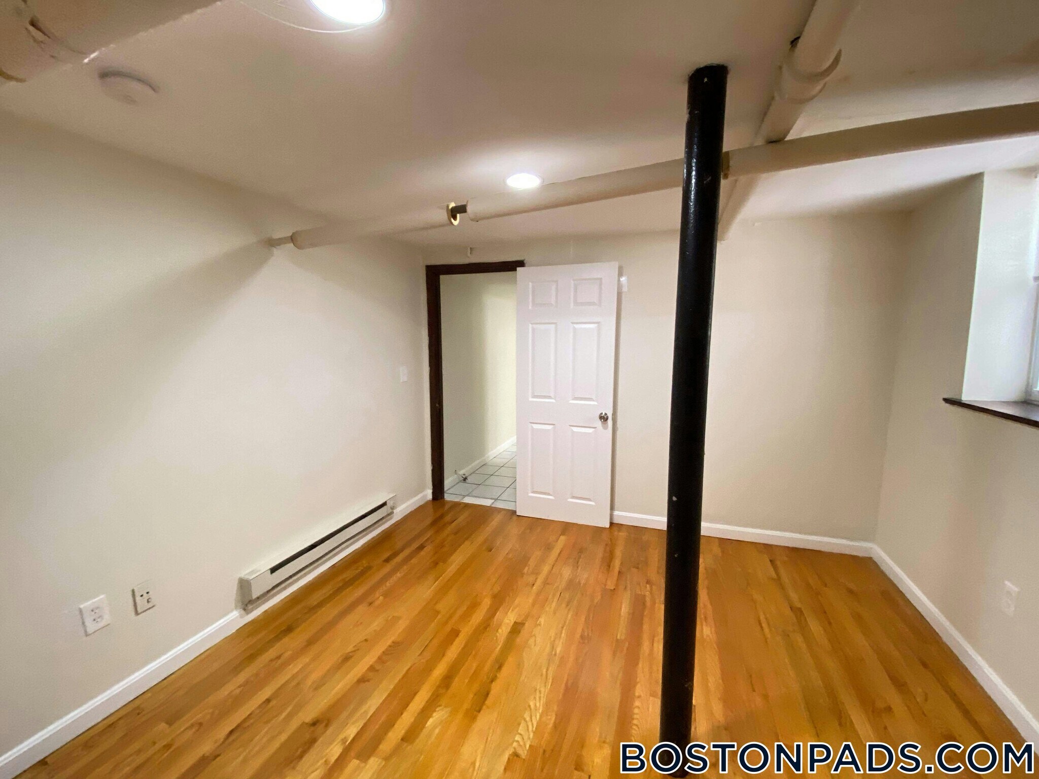 Building Photo - 171 Hemenway St