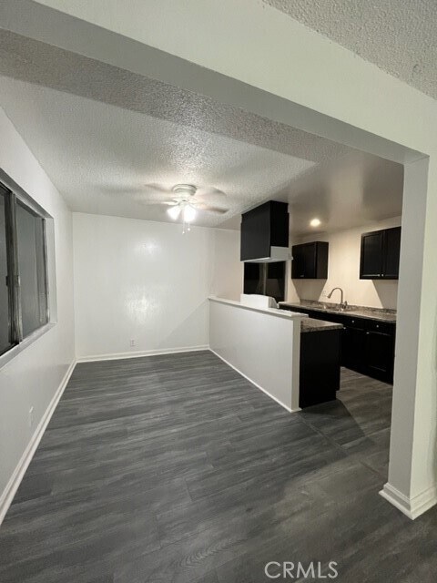 Building Photo - 1600 Picadilly Way