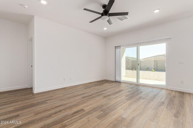 Building Photo - 15371 W Smoketree Dr