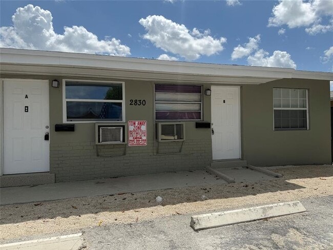 Building Photo - 2830 NW 15th Ct