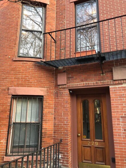 Building Photo - 229 W Canton St