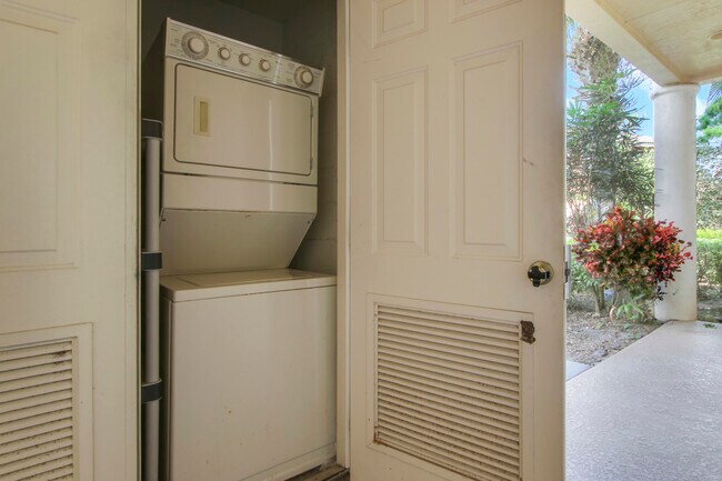 Building Photo - 8909 Sandshot Ct