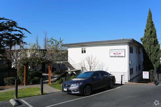 Building Photo - Hilltop Trio