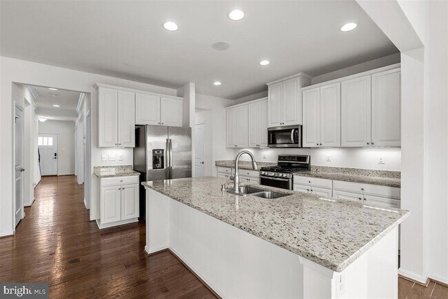 Building Photo - 109 Emperor Dr