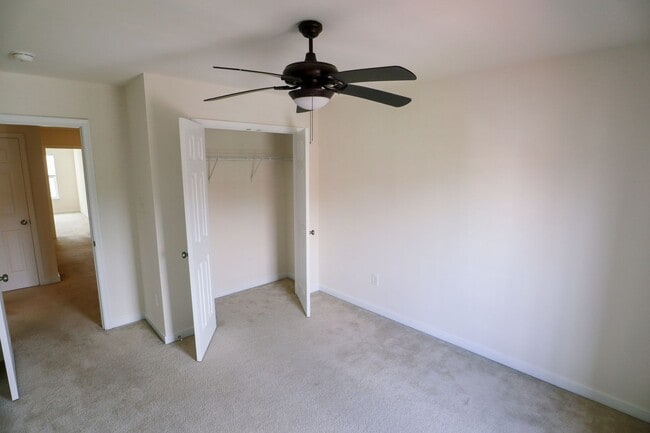 Building Photo - **Move-In Special** - Spacious 4BR Home wi...