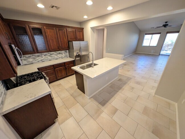 Building Photo - 1045 Ambrosia Dr