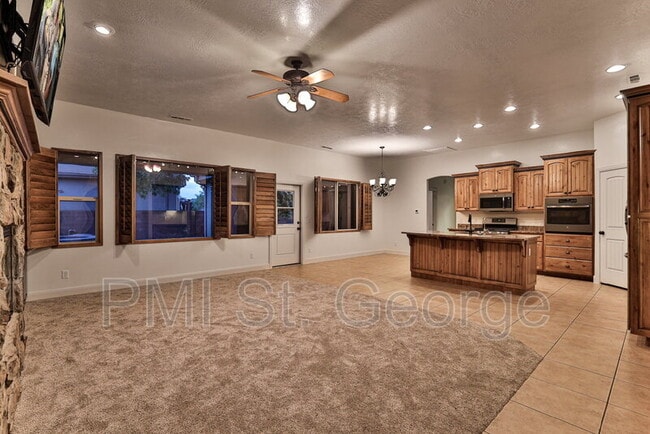 Building Photo - 2478 E Springs Dr
