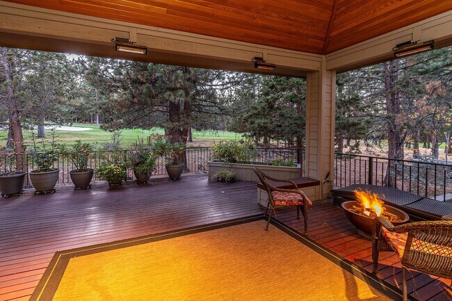 Building Photo - Move in special $1000 off first months rent / Gated Community in Awbrey Glen