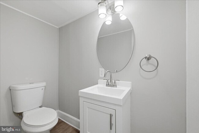 Building Photo - Available NOW! Adorable 4 Bed, 2 Bath Home for $2,600./month