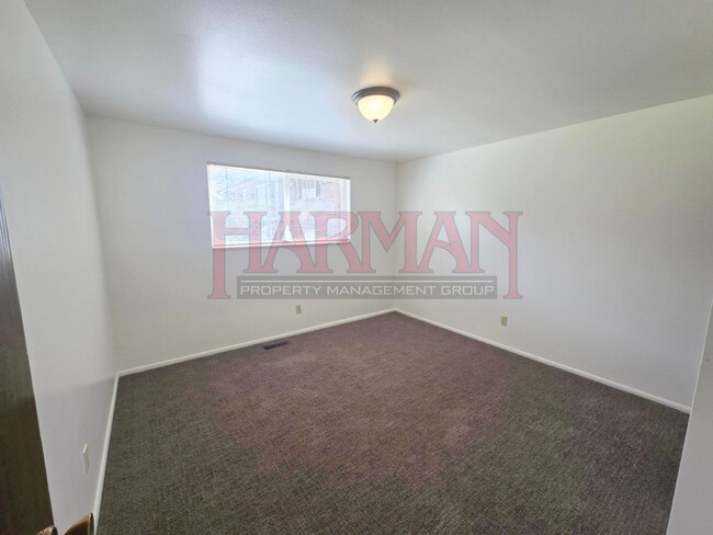 Building Photo - 1127 E 960 S