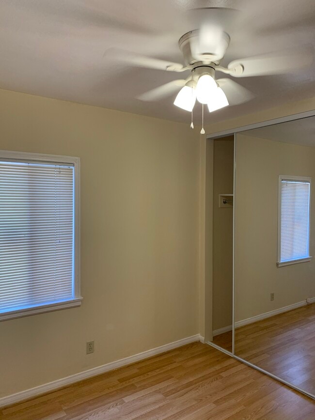 Building Photo - 14116 Sylvan St