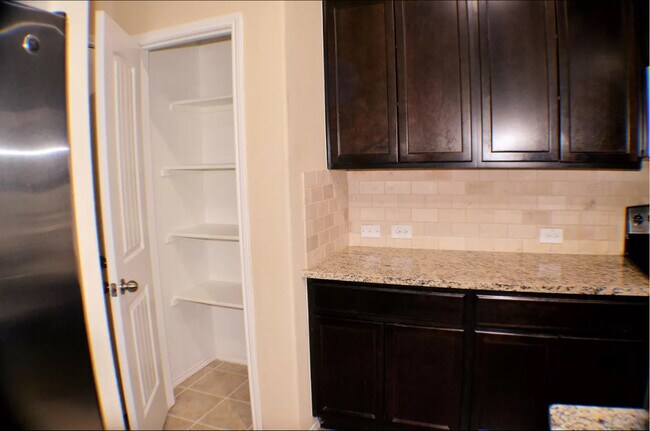 Building Photo - 701 Cheyenne Dr