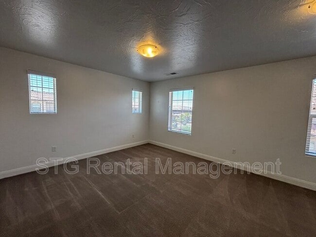 Building Photo - 1092 Alegre Alley
