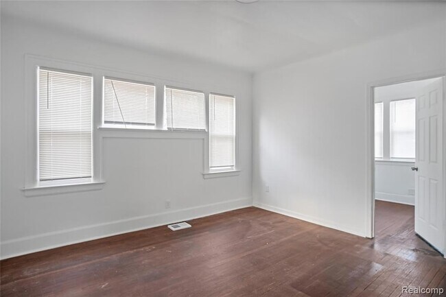 Building Photo - 4000 Berkshire St