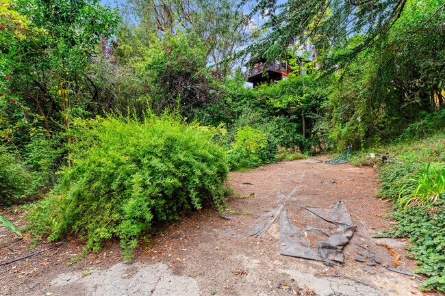 Building Photo - 6857 Armour Dr