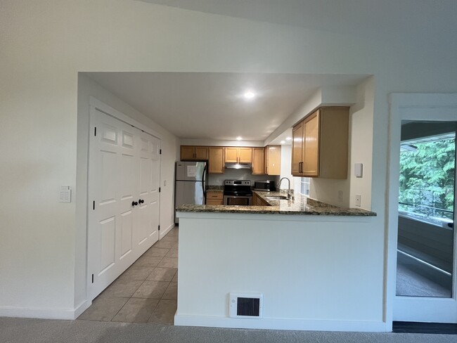 Building Photo - Juanita - Condo