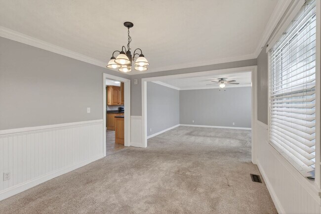 Building Photo - Spacious 5-Bedroom Home in Virginia Beach