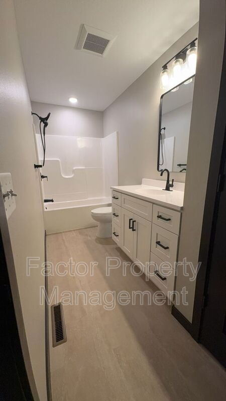 Building Photo - 3212 Scotch Ln