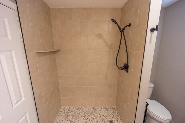 Building Photo - 17411 Strack Dr E