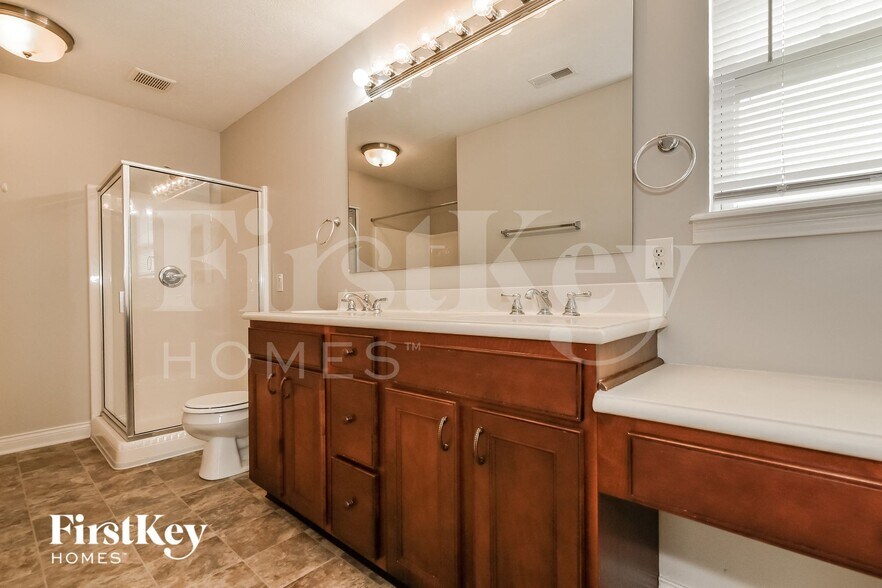 Building Photo - 1983 Collingwood Dr