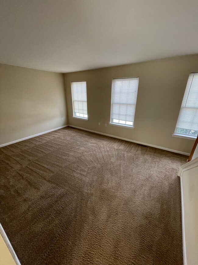 Building Photo - 659 Rockwood Dr