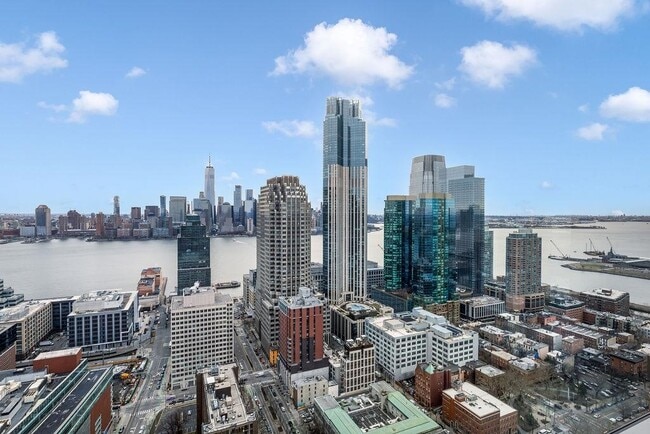 Building Photo - 25 Christopher Columbus Dr