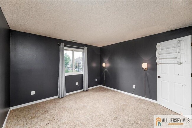 Building Photo - 2114 Ravens Crest Dr