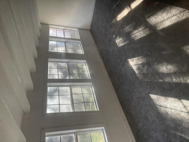 Building Photo - 2301 Columbus Ave