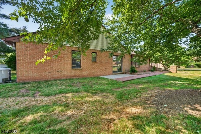 Building Photo - 10 Daniel Ct