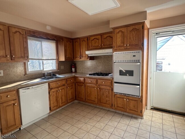 Building Photo - 63 Woodrow Ave