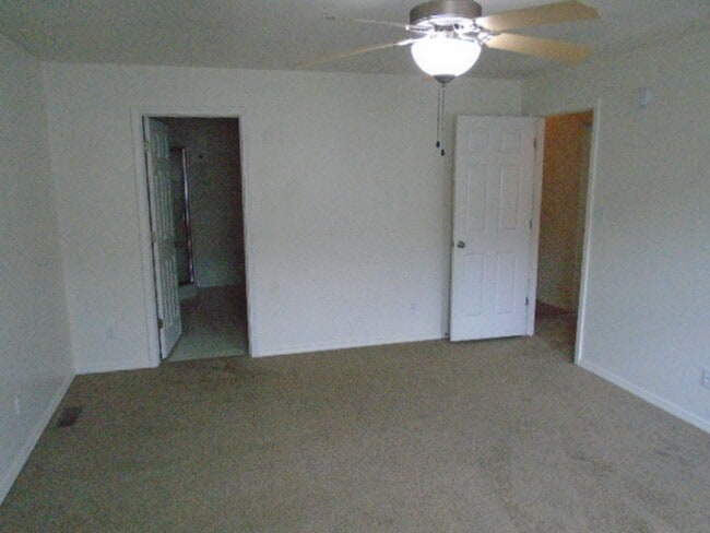 Building Photo - Great Duplex