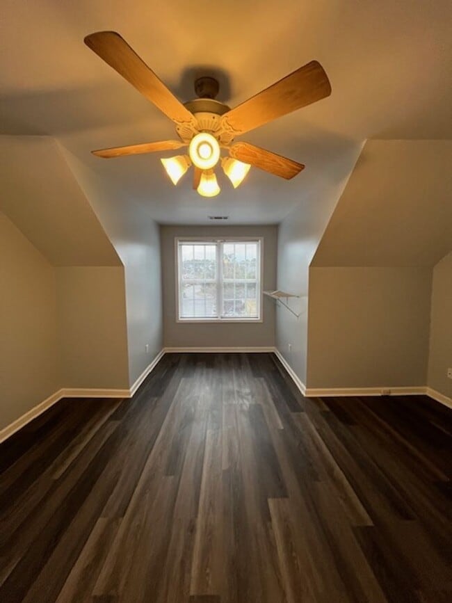 Building Photo - Comfortable and Convenient 3 Bedroom Townhome in Wilmington, NC