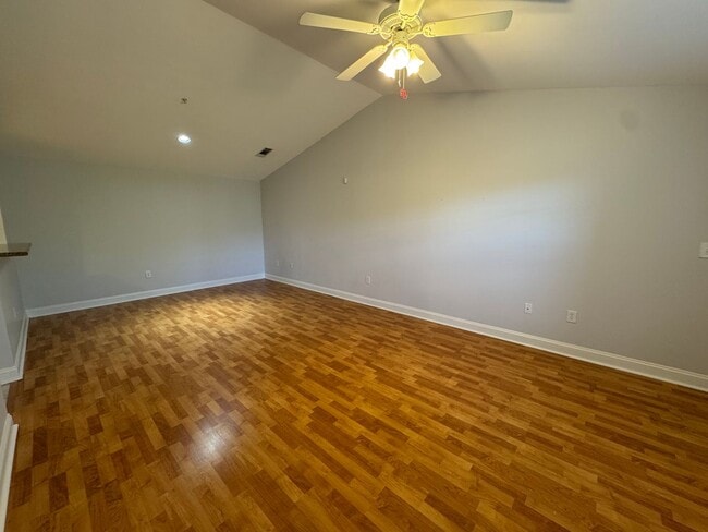 Building Photo - Available Now! 2 Bed/2 Bath in The Woodlands!