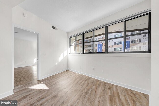 Building Photo - 460 New York Ave NW