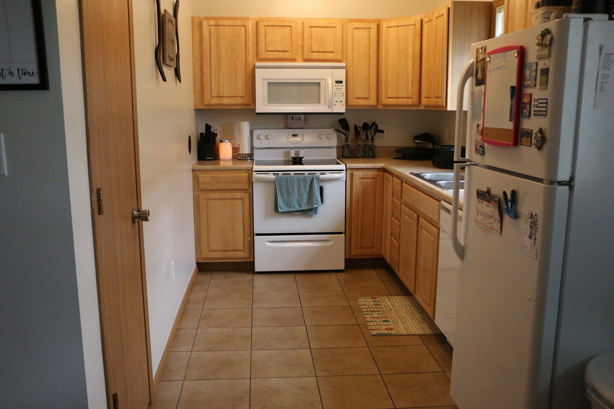 Building Photo - 1528 Starview Dr